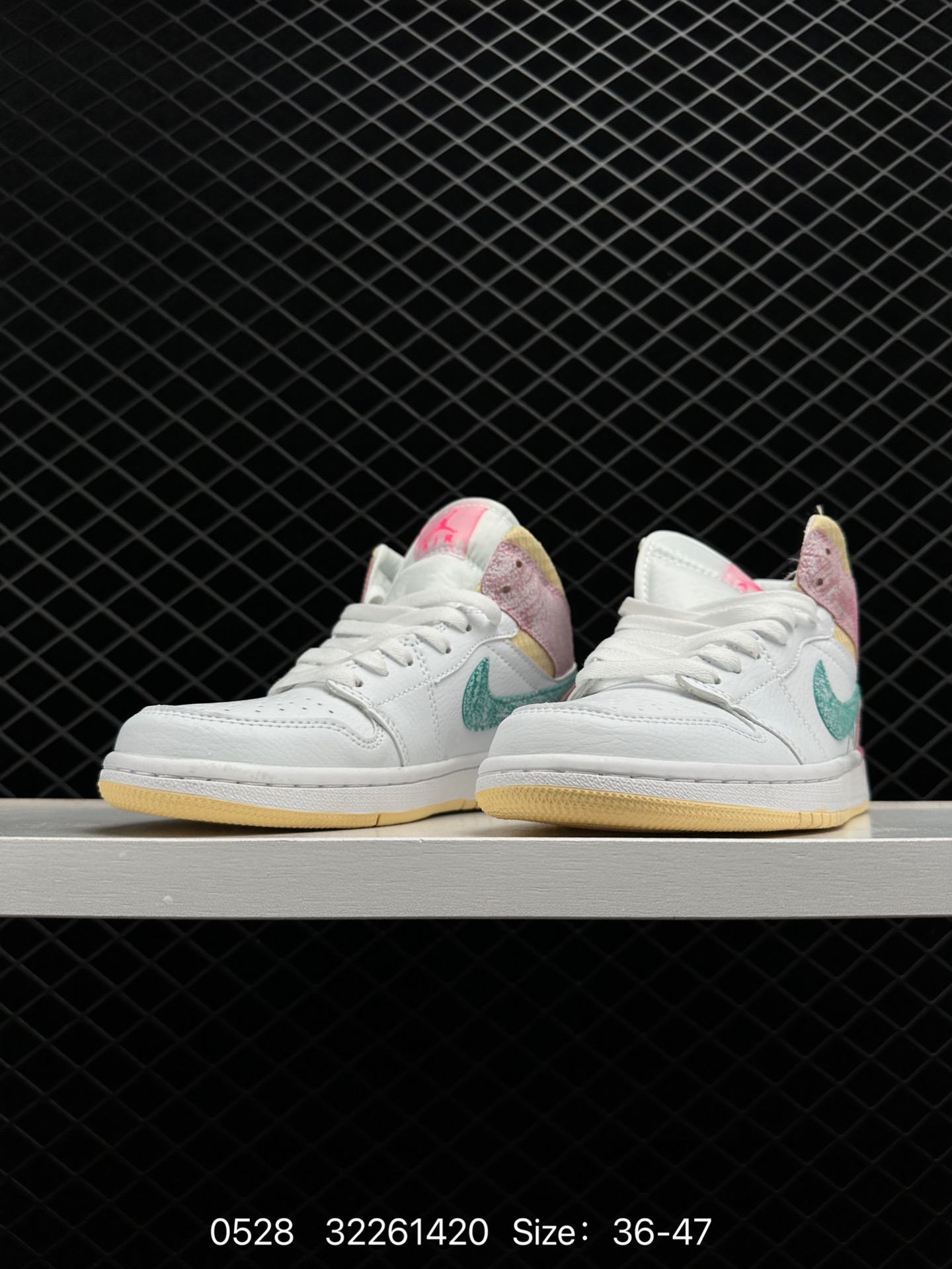 Nike Air Jordan 1 MidAJ1